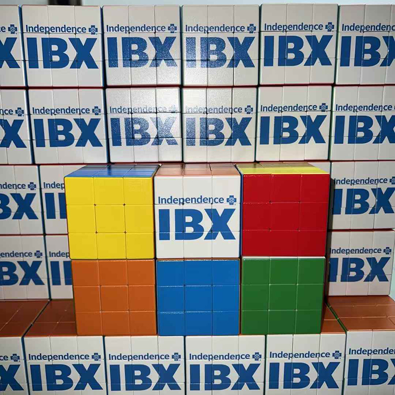 	Rubiks kub med egen logotyp