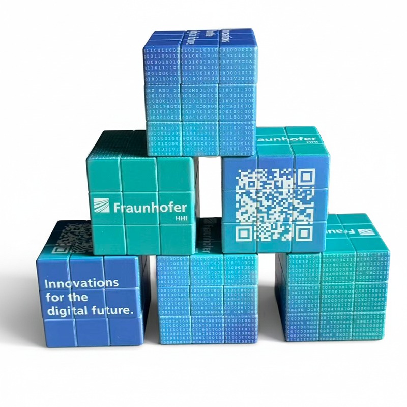 Rubiks kub med egen logotyp