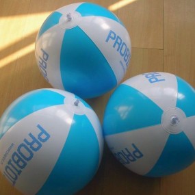Uppblåsbara vattenbollar med tryck │ Beställ vattenboll...