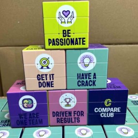 Personlig Rubiks kub – Rubiks kub som profilprodukt | R...