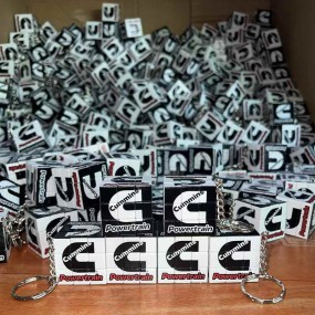 Rubiks kub-nyckelring med tryck – personligt anpassad n...